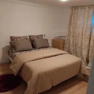 https://bnb-zoe-1.fr-paris.fr